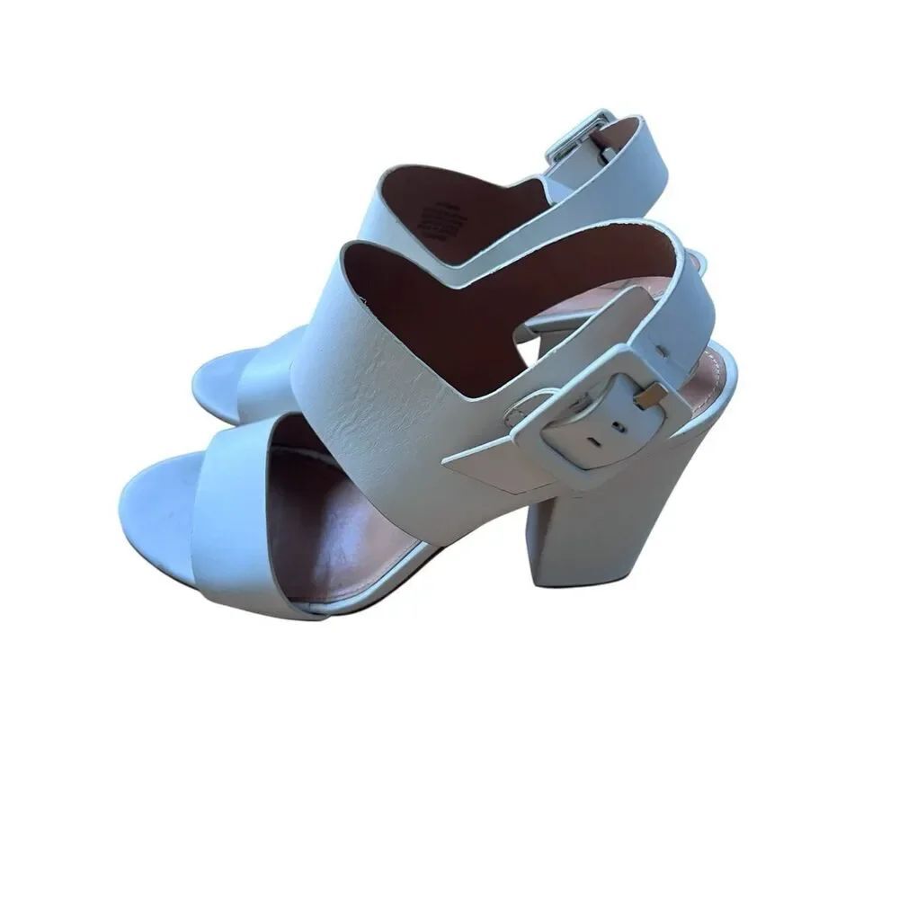VC Vince Camuto Ivory Block Heel Leather Buckle Minimalist Chic Sandals Shoes 10